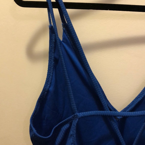 Deep V double strap one piece swimsuit - Picture 4 of 4